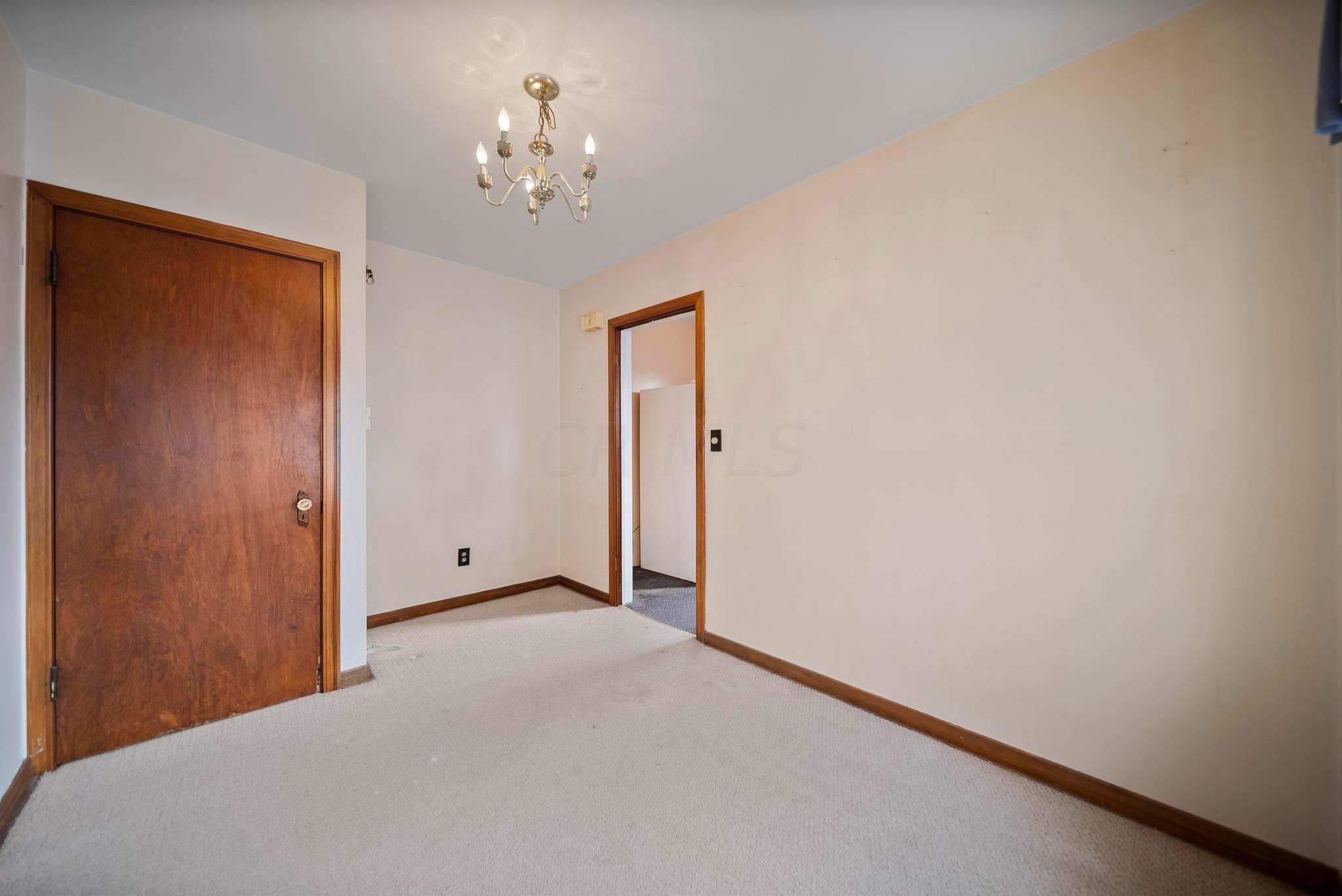 3117 Parkside Road Columbus, OH 43204 - Photo 7 of 43 DSC09859
