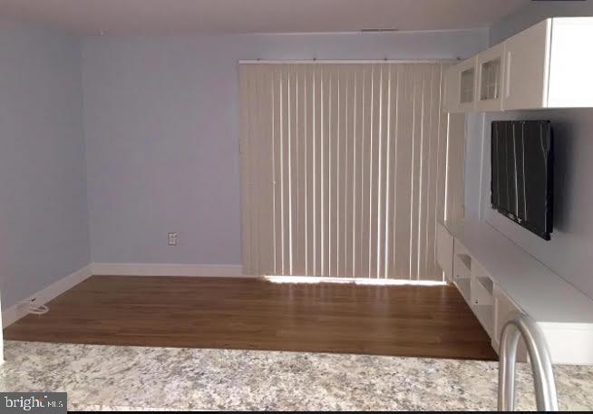 409 Gregorys Way Voorhees, NJ 08043 - Photo 24 of 37 Living room