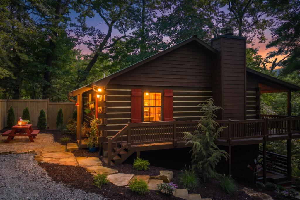 392 Cascade Lane Blue Ridge, GA 30513 - Photo 2 of 40 Gallery Image 2