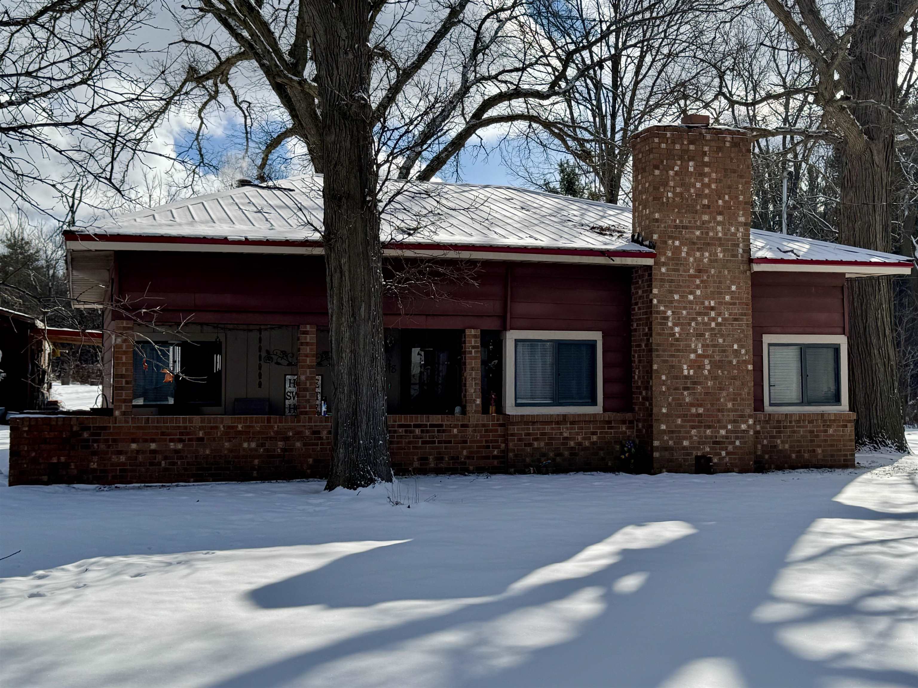 2138 Lavelle Road Flint, MI 48504 - Photo 2 of 20 50165091-e0f8c4d7-919b-4cf9-9ddd-312ad44dc79a.JPG