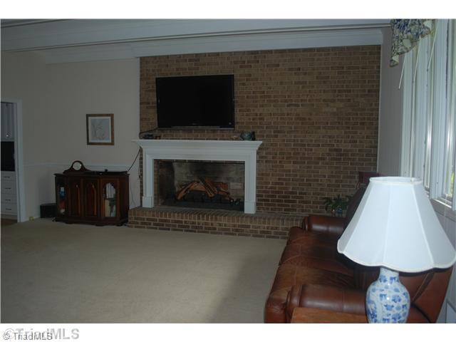 112 Sagewood Road Jamestown, NC 27282 - Photo 6 of 16 Den/Family/Great Room.