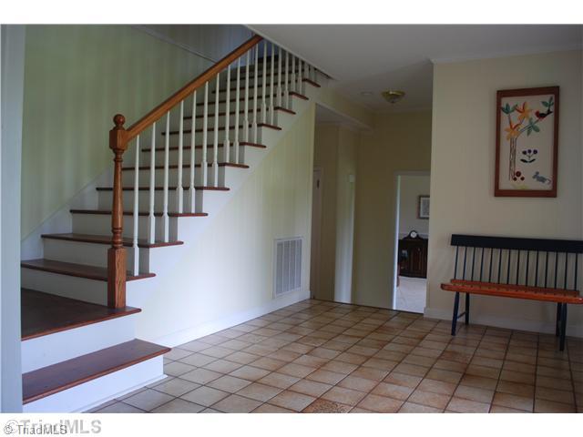 112 Sagewood Road Jamestown, NC 27282 - Photo 7 of 16 Entry.