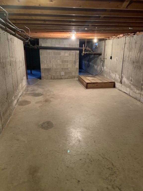 144 Harvard Road Stow, MA 01775 - Photo 34 of 40 a view of a garage