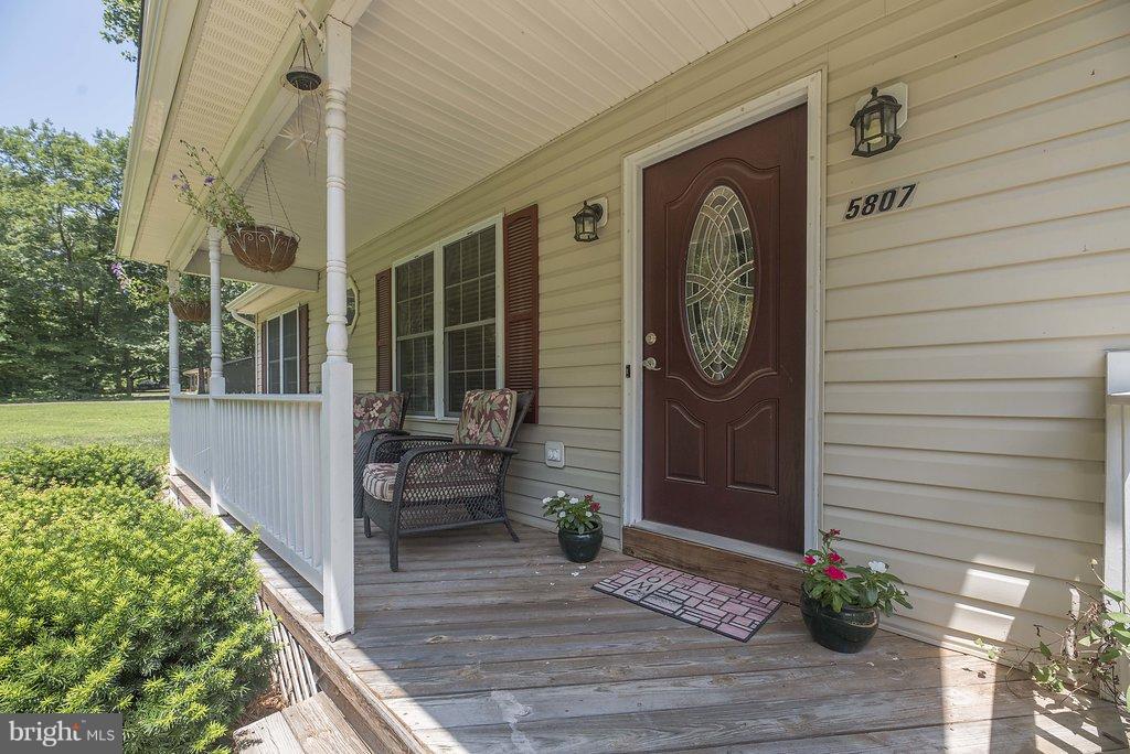 5807 Stanfield Road Spotsylvania, VA 22551 - Photo 3 of 28 Exterior (Front) Porch