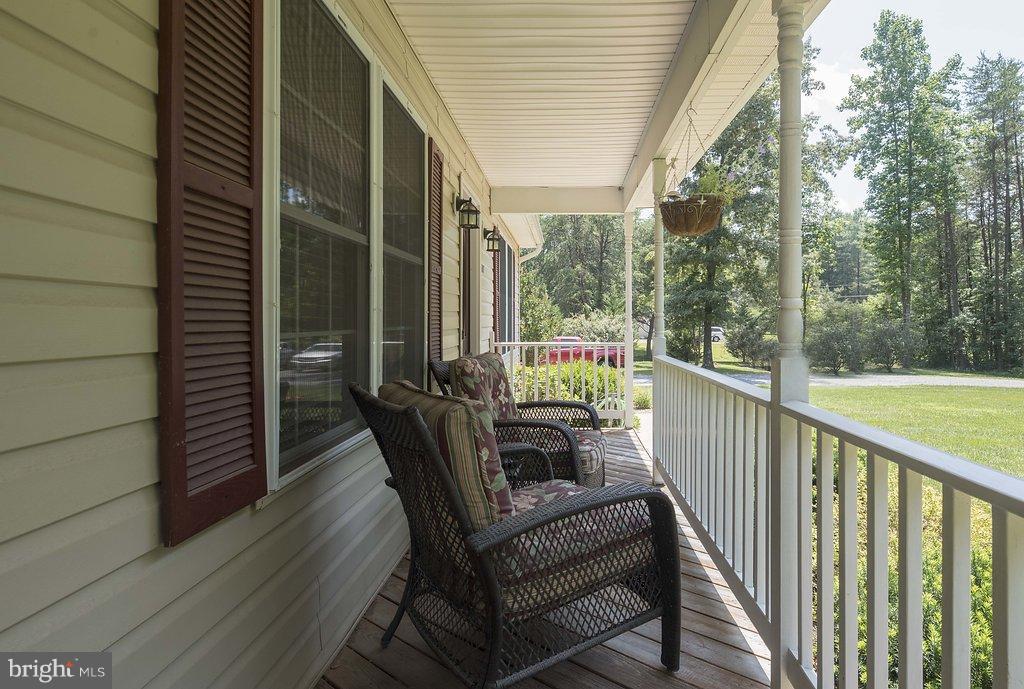 5807 Stanfield Road Spotsylvania, VA 22551 - Photo 21 of 28 Front porch