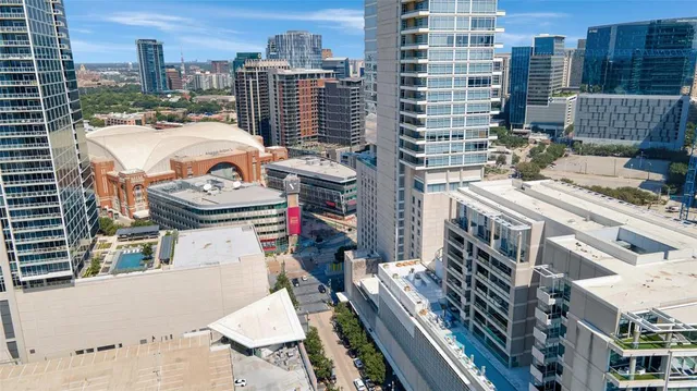 $580,000 | 2408 Victory Park Lane, Unit 832, Dallas, TX 75219