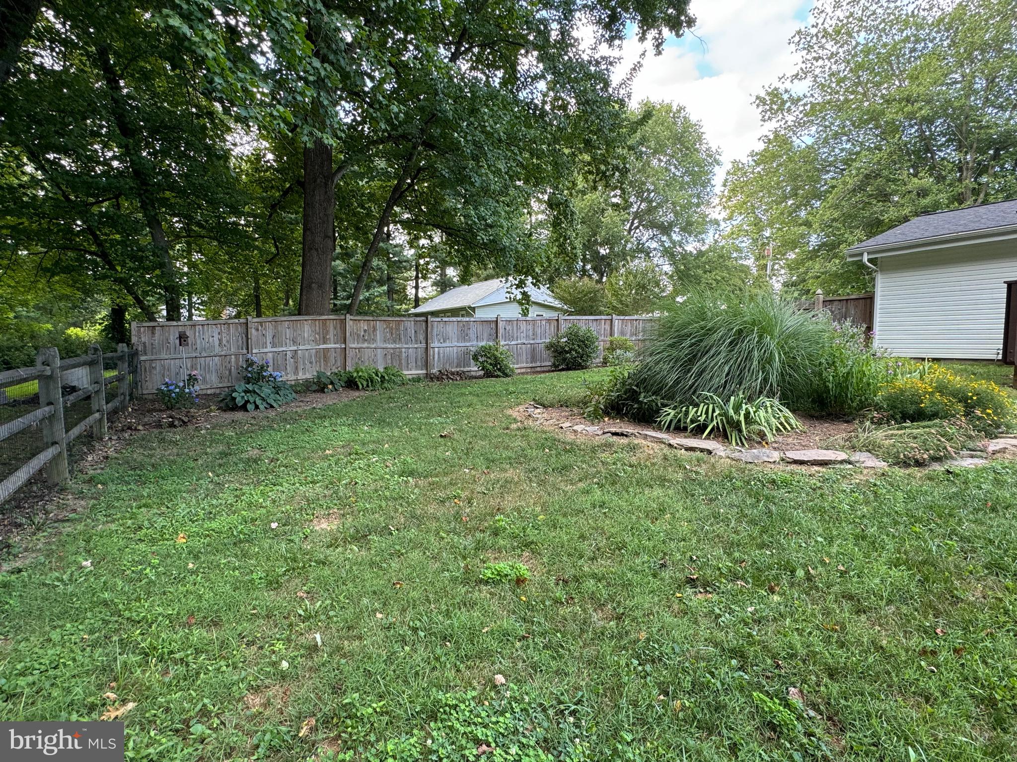7352 Damascus Road Gaithersburg, MD 20882 - Photo 27 of 29 Privacy fence on both sides