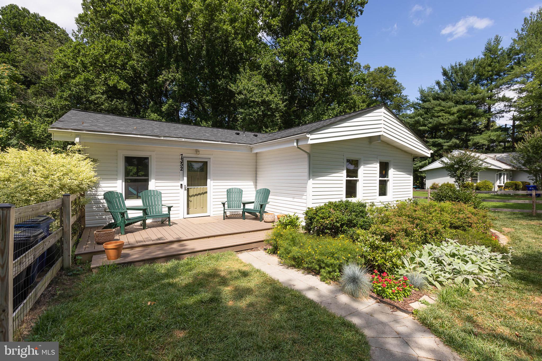 7352 Damascus Road Gaithersburg, MD 20882 - Photo 3 of 29 Beautiful Landscaping