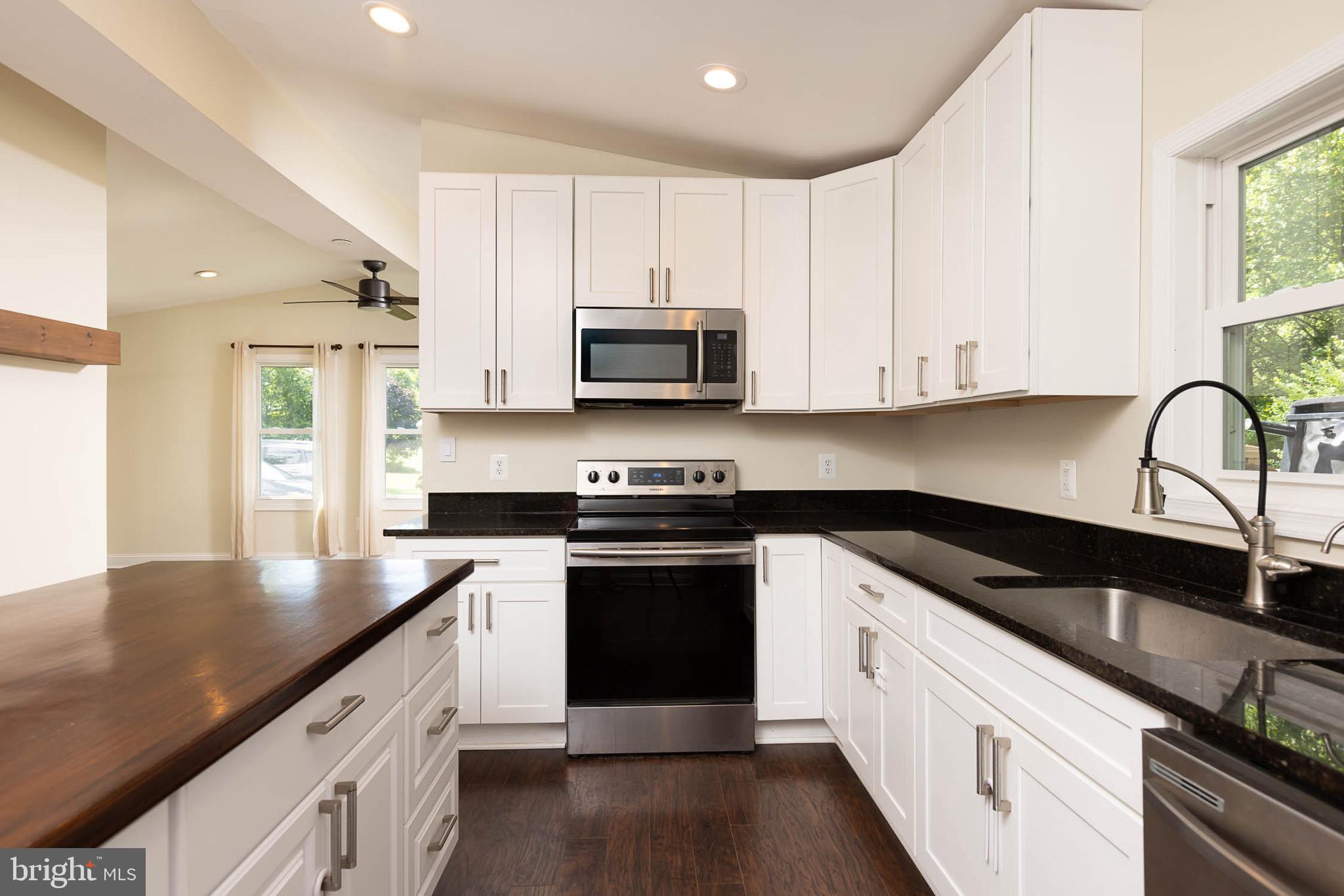 7352 Damascus Road Gaithersburg, MD 20882 - Photo 10 of 29 Stainless Steel Appliances