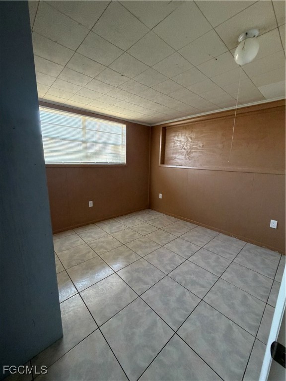 1126 Florida Avenue Clewiston, FL 33440 - Photo 11 of 13 a view of a room with a empty space and window