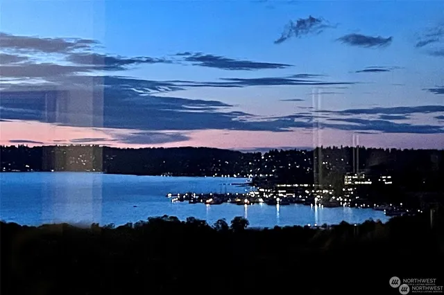 $950,000 | 9858 Northeast 34th Street, Bellevue, WA 98004