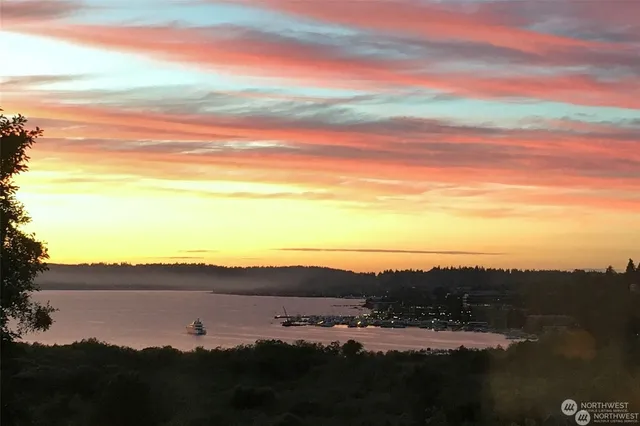 $950,000 | 9858 Northeast 34th Street, Bellevue, WA 98004