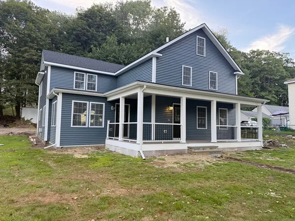 $2,950 | 27 Leicester Street, Unit 1, Oxford, MA 01537