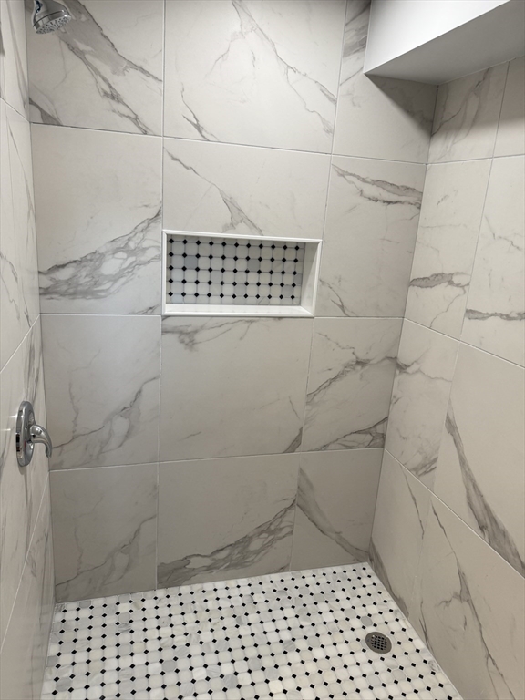 27 Leicester Street, Unit 1 Oxford, MA 01537 - Photo 11 of 26 a bathroom with a shower