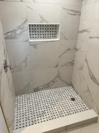 $2,950 | 27 Leicester Street, Unit 1, Oxford, MA 01537