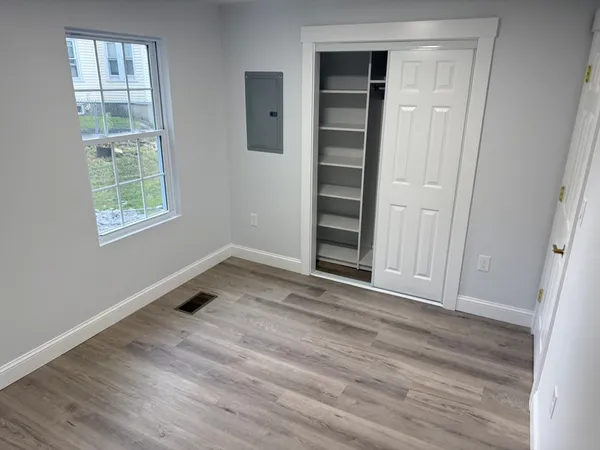 $2,950 | 27 Leicester Street, Unit 1, Oxford, MA 01537