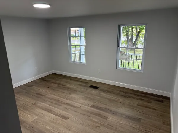 $2,950 | 27 Leicester Street, Unit 1, Oxford, MA 01537