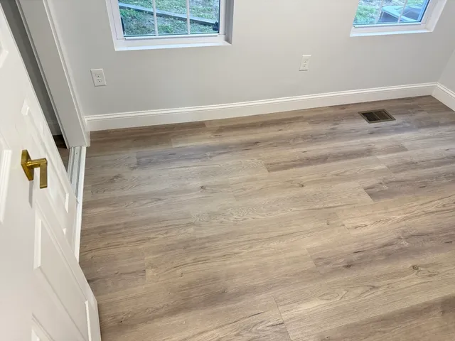 $3,150 | 27 Leicester Street, Unit 1, Oxford, MA 01537