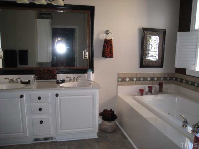 3807 Cambridge Road Durham, NC 27705 - Photo 11 of 20 Gallery Image 11