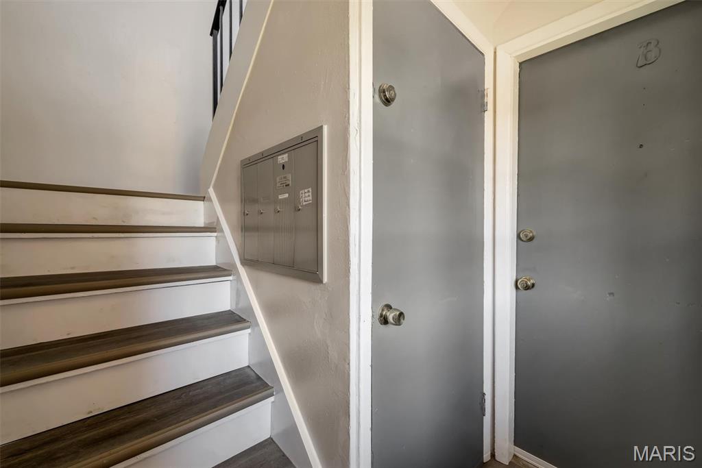 249 Chambers Road Riverview, MO 63137 - Photo 4 of 45