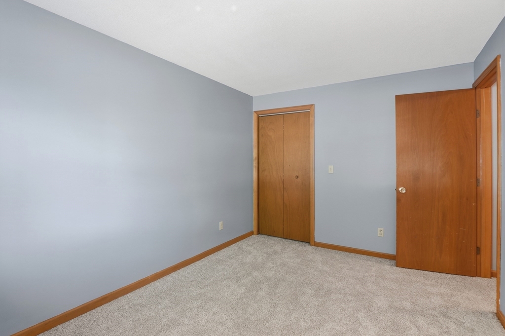 29 Rosella Street Springfield, MA 01118 - Photo 16 of 36