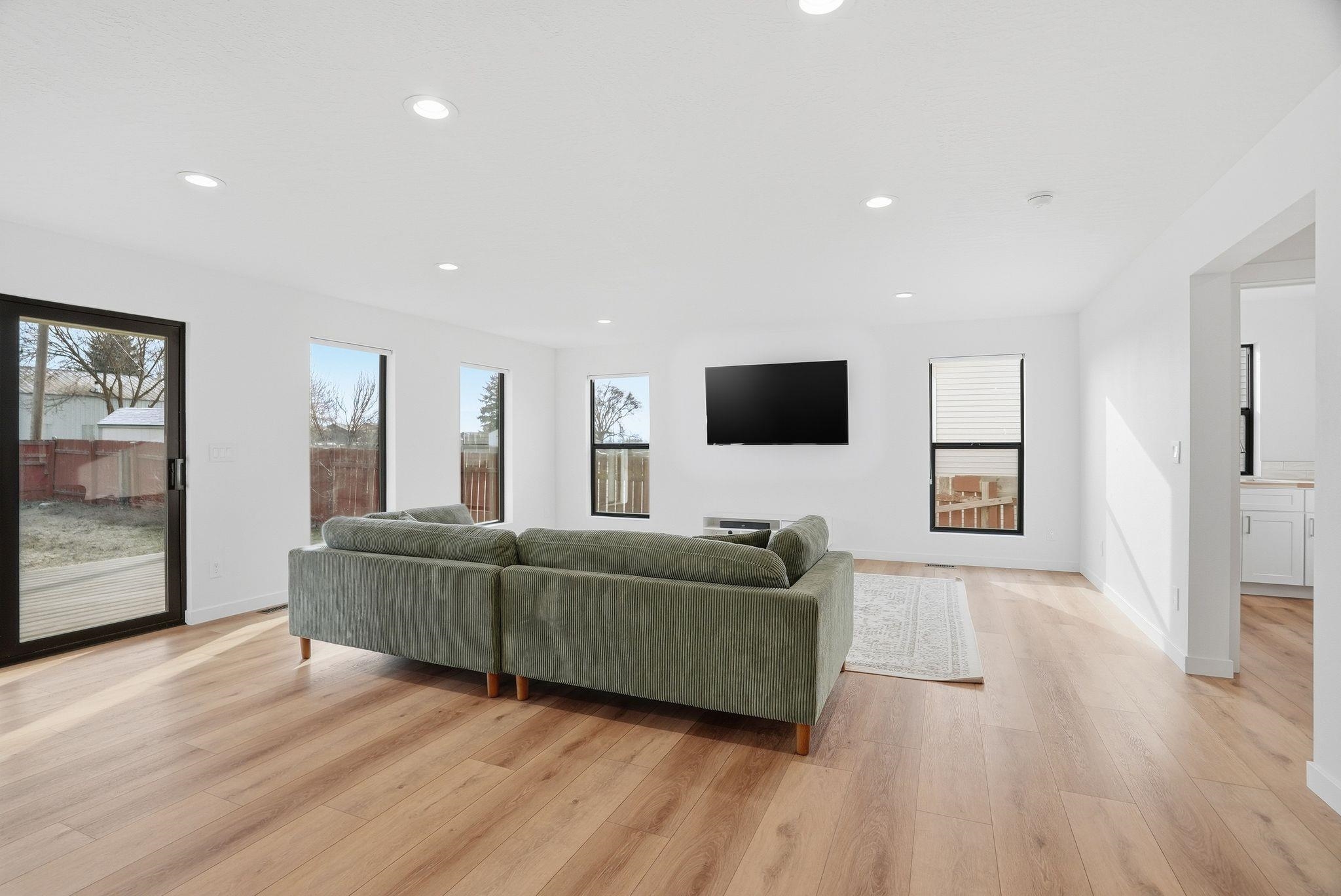 4216 North Silas Road Spokane Valley, WA 99216 - Photo 5 of 47