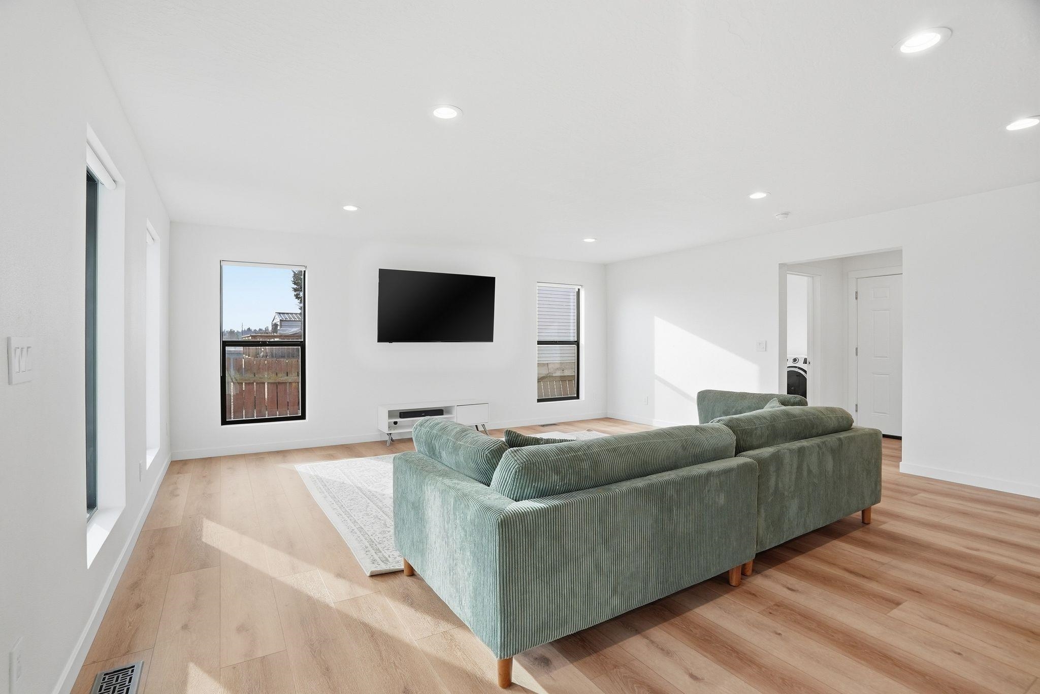 4216 North Silas Road Spokane Valley, WA 99216 - Photo 6 of 47