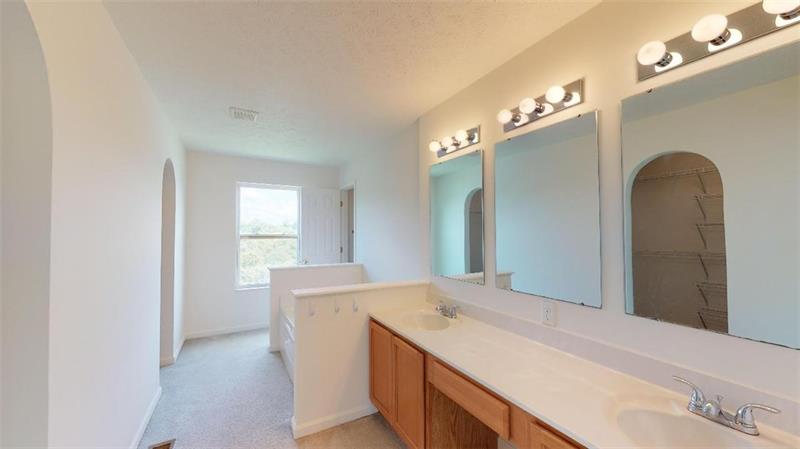 137 Walnut Drive McKees Rocks, PA 15136 - Photo 6 of 18 Gallery Image 6
