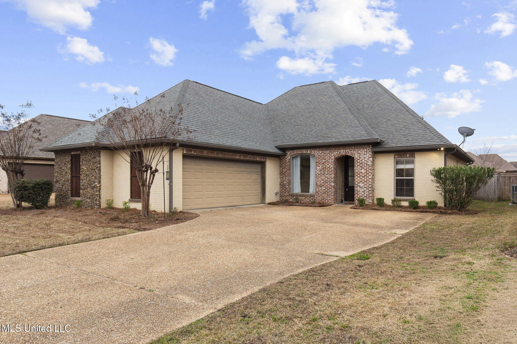 306 Siltstone Ridge Brandon, MS 39047 - Photo 1 of 26 2-web-or-mls-306 Siltstone Ridge-2