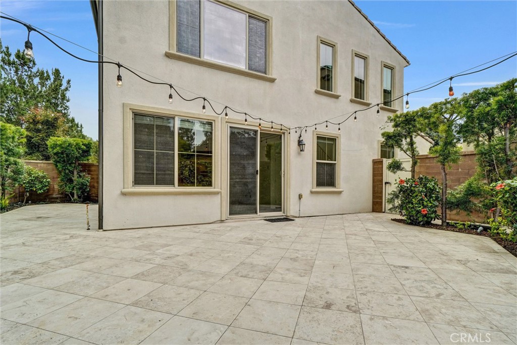 54 Visionary Irvine, CA 92618 - Photo 29 of 39 a view of a house with a garden
