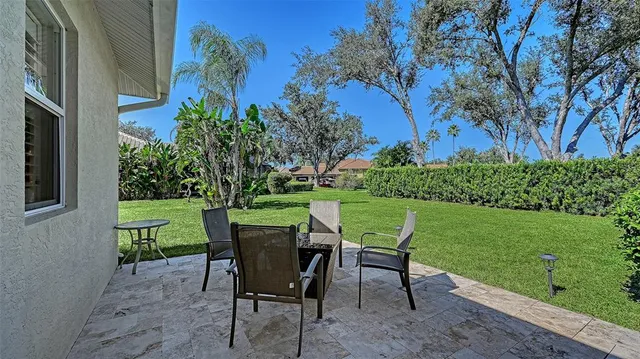 $950,000 | 9011 Misty Creek Drive, Sarasota, FL 34241