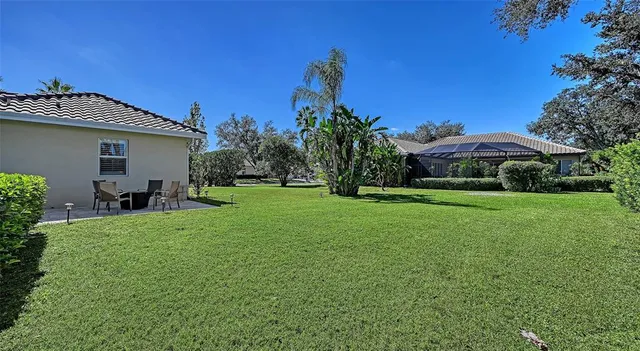 $950,000 | 9011 Misty Creek Drive, Sarasota, FL 34241