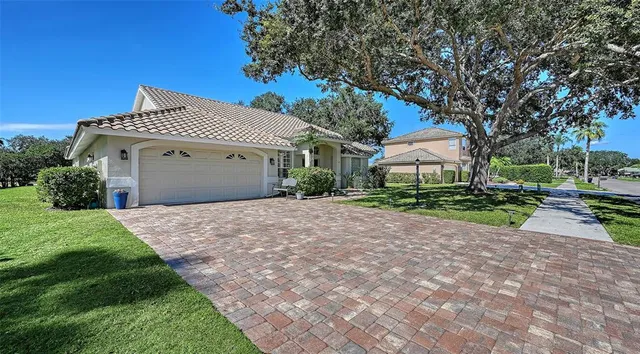 $950,000 | 9011 Misty Creek Drive, Sarasota, FL 34241