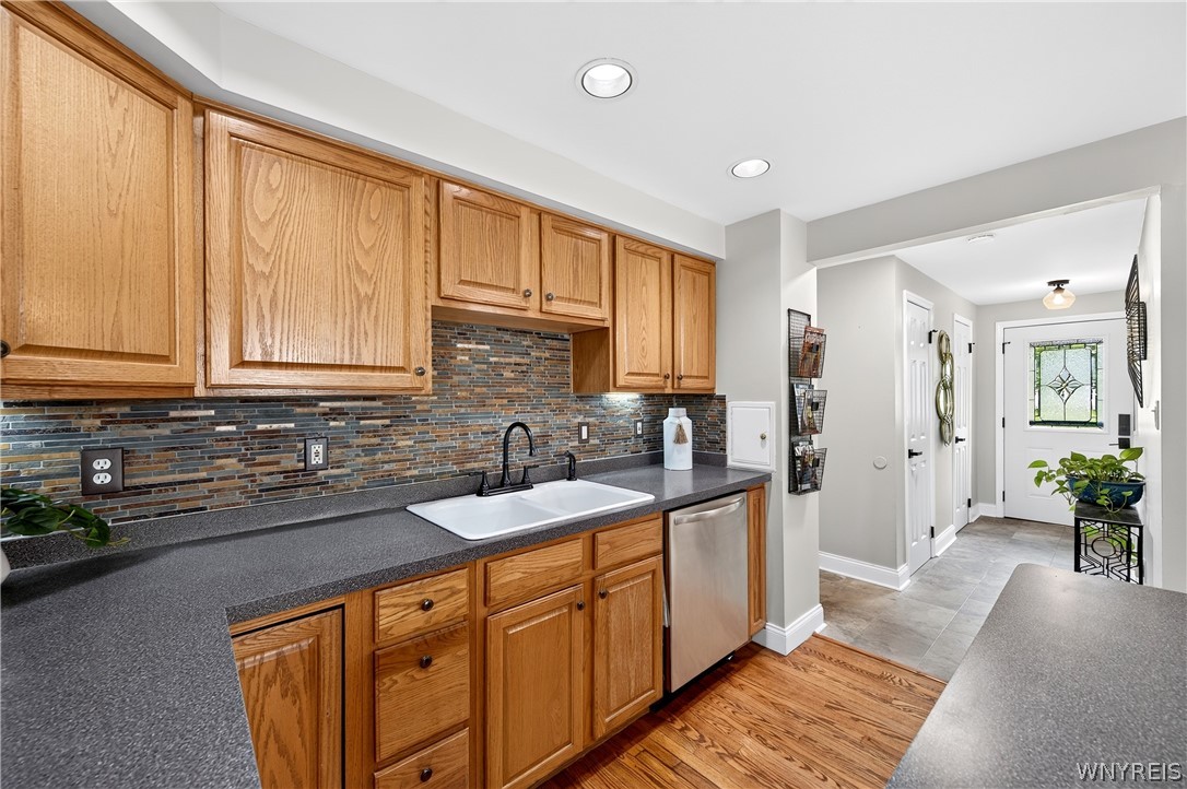 1882 Hopkins Road Amherst, NY 14068 - Photo 13 of 42