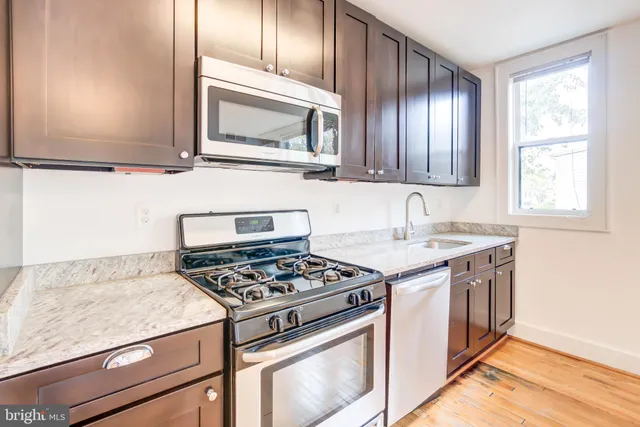 $2,100 | 1575 Spring Place Northwest, Unit 23, Washington, DC 20010