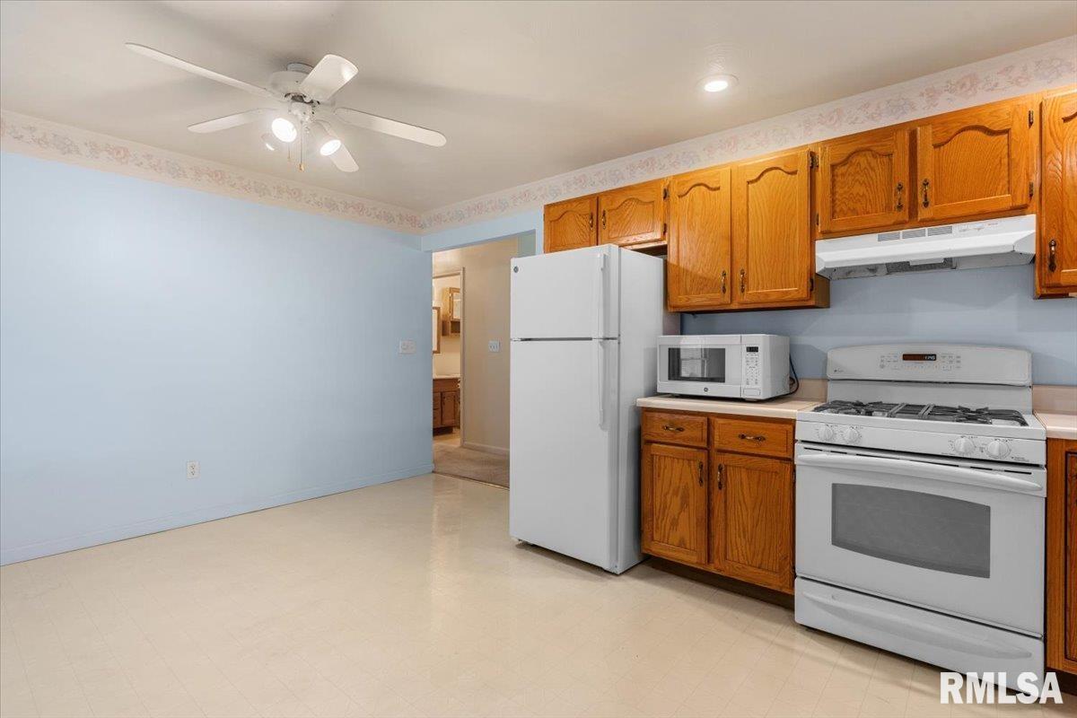 2904 Biscayne Drive Springfield, IL 62707 - Photo 12 of 33 Gallery Image 12
