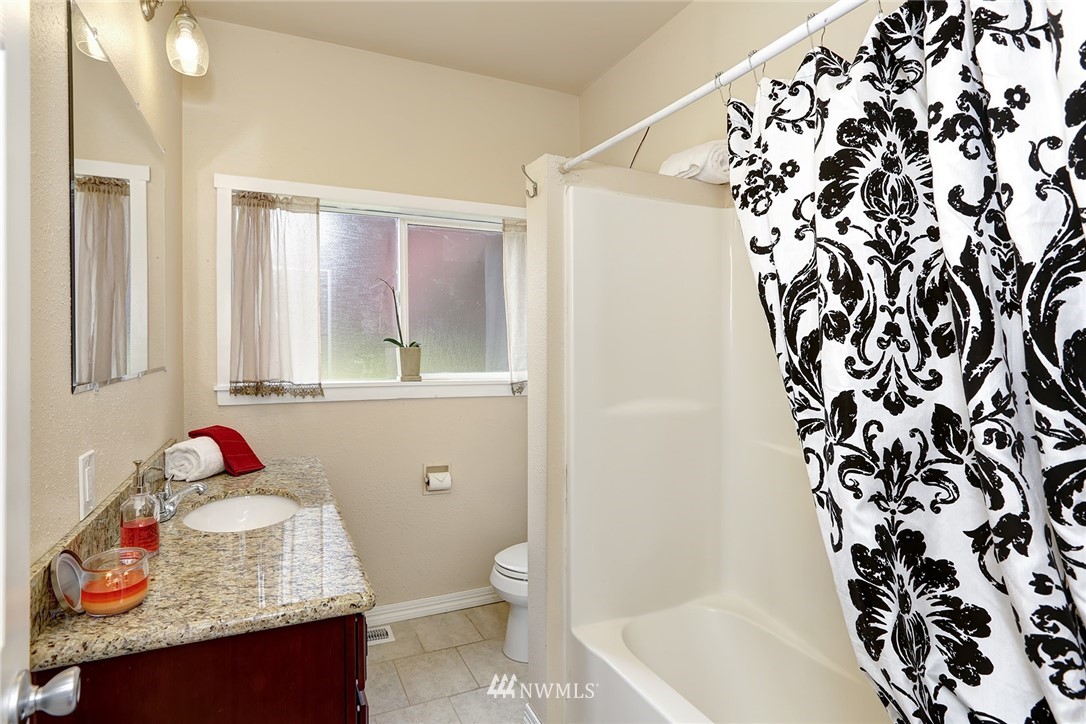 4606 Gay Road East Tacoma, WA 98443 - Photo 14 of 25