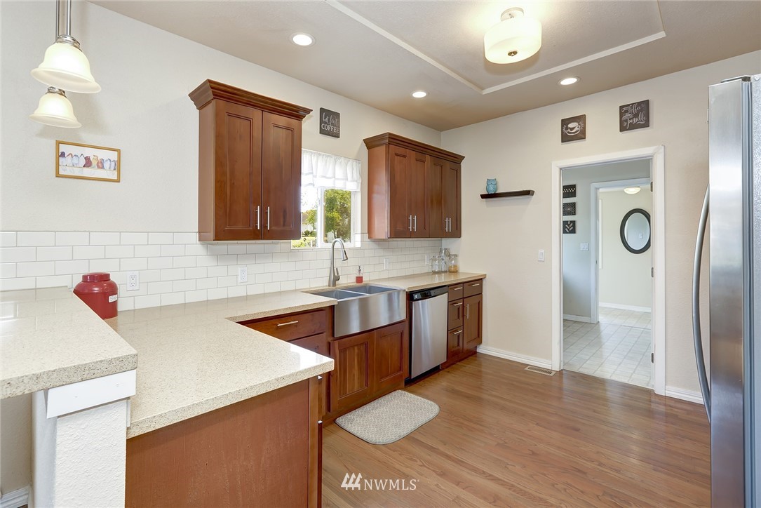 4606 Gay Road East Tacoma, WA 98443 - Photo 6 of 25