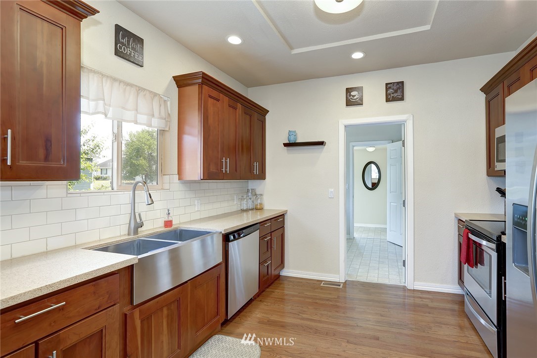 4606 Gay Road East Tacoma, WA 98443 - Photo 8 of 25