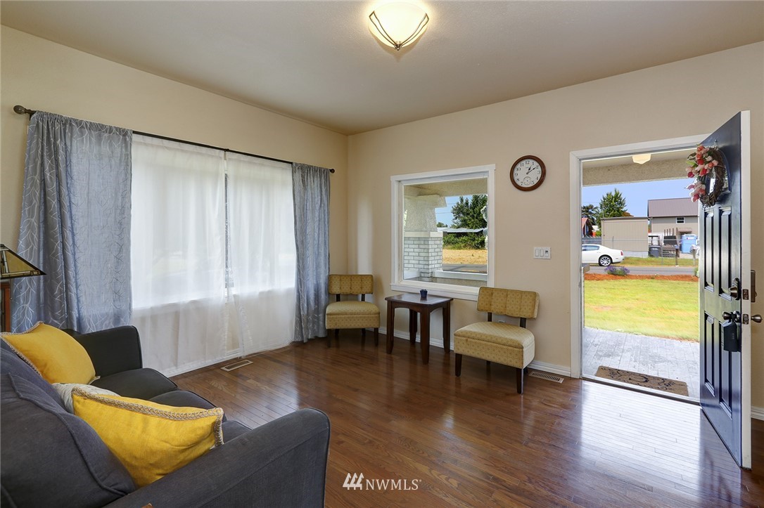 4606 Gay Road East Tacoma, WA 98443 - Photo 9 of 25