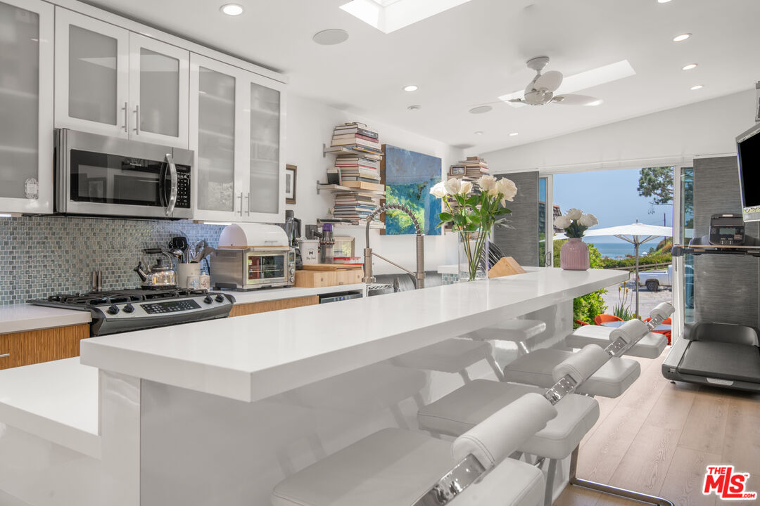 89 Paradise Cove Road Malibu, CA 90265 - Photo 1 of 27