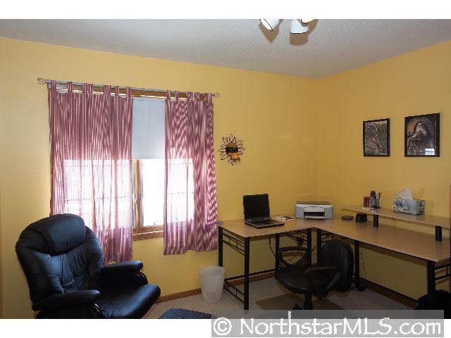 807 46th Avenue Northwest Rochester, MN 55901 - Photo 6 of 10