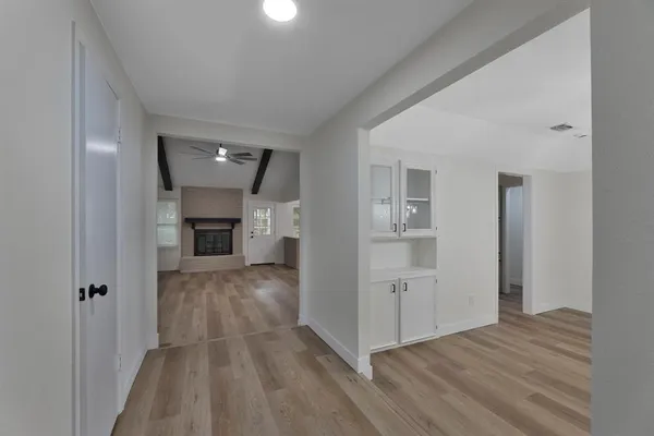 $2,350 | 5622 Woodhollow Drive, Arlington, TX 76016