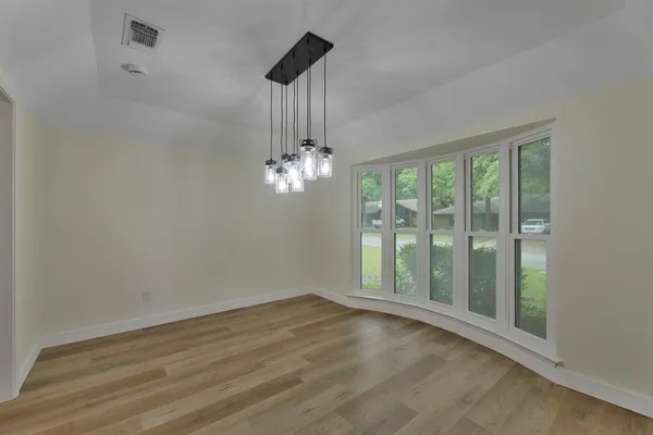 $2,350 | 5622 Woodhollow Drive, Arlington, TX 76016