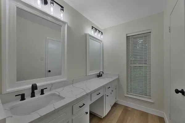 $2,350 | 5622 Woodhollow Drive, Arlington, TX 76016