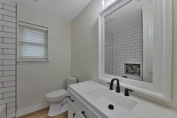 $2,350 | 5622 Woodhollow Drive, Arlington, TX 76016
