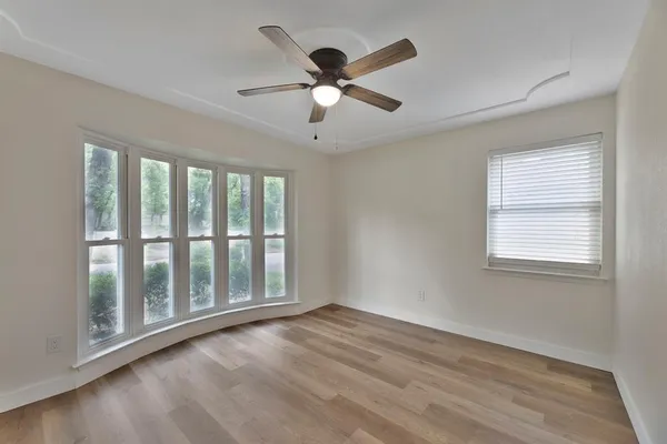 $2,350 | 5622 Woodhollow Drive, Arlington, TX 76016