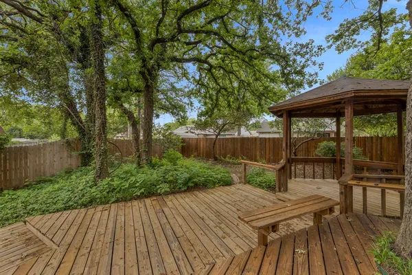 $2,350 | 5622 Woodhollow Drive, Arlington, TX 76016