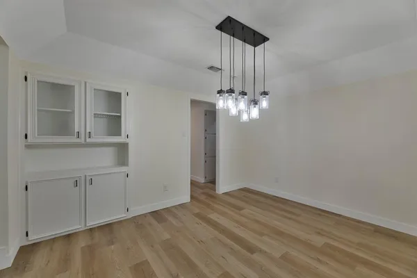 $2,350 | 5622 Woodhollow Drive, Arlington, TX 76016