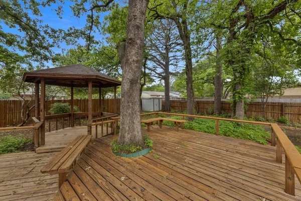 $2,350 | 5622 Woodhollow Drive, Arlington, TX 76016